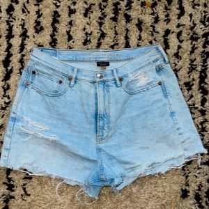 American Eagle 90s boyfriend Jean shorts!